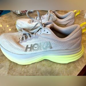 Hoka Bondi 8 tennis shoes